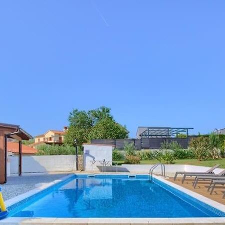 Villa John Pula Extérieur photo