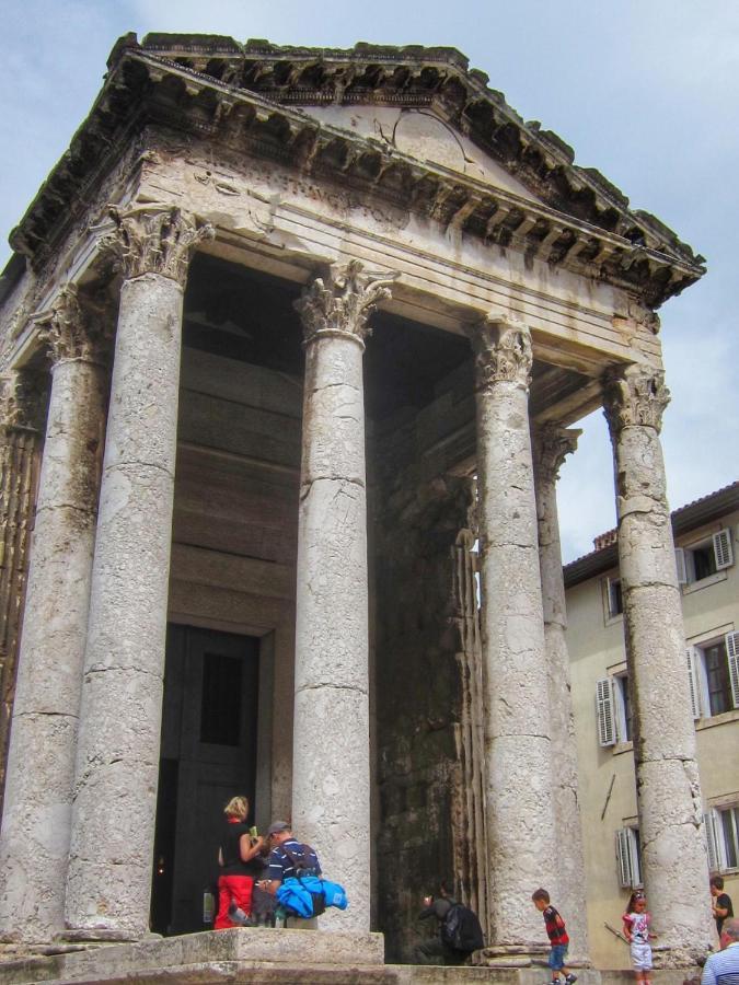 Villa John Pula Extérieur photo